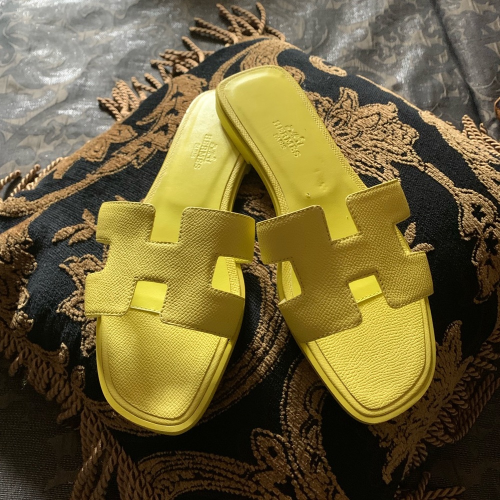 Hermes Oran size 38 Jaune curcuma new in epsom leather